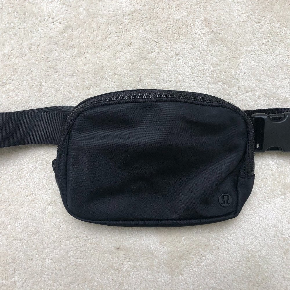 Black Lululemon Fanny Pack